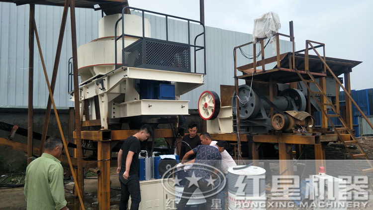 生產(chǎn)現(xiàn)場有很多，安排起來啦！